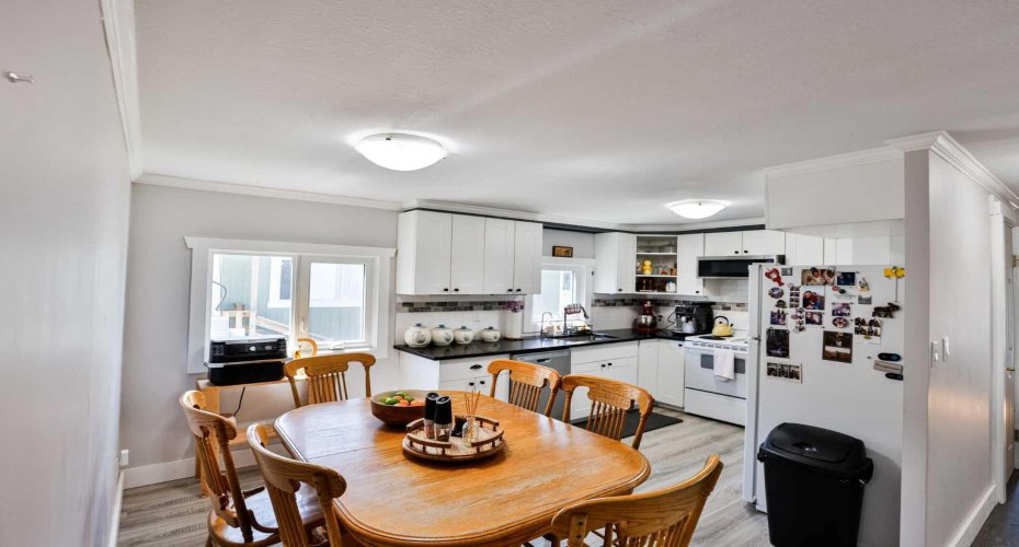 431 3 Street, Vulcan, Alberta T0L 2B0, 2 Bedroom Bedrooms, 0 ,1 BathroomBathrooms,Residential,For Sale,3,0,A2327604