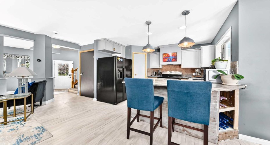 216 Hidden Spring Green, Calgary, Alberta T3A5N4, 3 Bedroom Bedrooms, 0 ,3 BathroomBathrooms,Residential,For Sale,Hidden Spring,0,A2327615