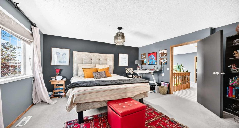 216 Hidden Spring Green, Calgary, Alberta T3A5N4, 3 Bedroom Bedrooms, 0 ,3 BathroomBathrooms,Residential,For Sale,Hidden Spring,0,A2327615