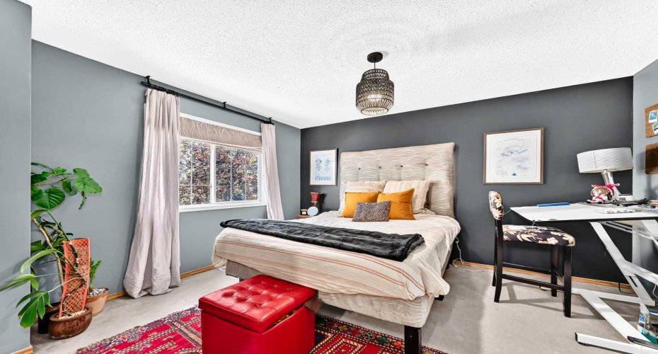 216 Hidden Spring Green, Calgary, Alberta T3A5N4, 3 Bedroom Bedrooms, 0 ,3 BathroomBathrooms,Residential,For Sale,Hidden Spring,0,A2327615