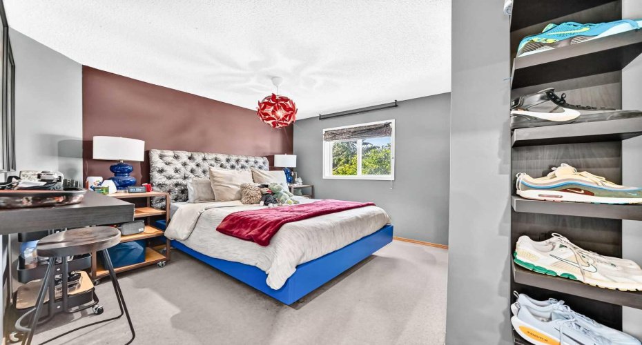216 Hidden Spring Green, Calgary, Alberta T3A5N4, 3 Bedroom Bedrooms, 0 ,3 BathroomBathrooms,Residential,For Sale,Hidden Spring,0,A2327615
