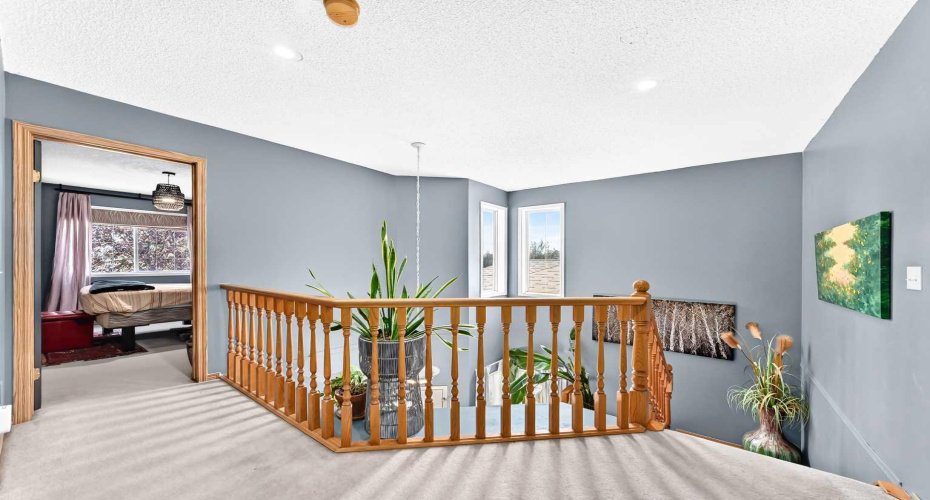 216 Hidden Spring Green, Calgary, Alberta T3A5N4, 3 Bedroom Bedrooms, 0 ,3 BathroomBathrooms,Residential,For Sale,Hidden Spring,0,A2327615