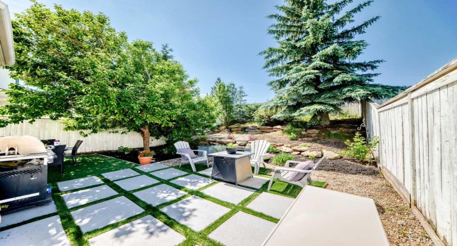 216 Hidden Spring Green, Calgary, Alberta T3A5N4, 3 Bedroom Bedrooms, 0 ,3 BathroomBathrooms,Residential,For Sale,Hidden Spring,0,A2327615