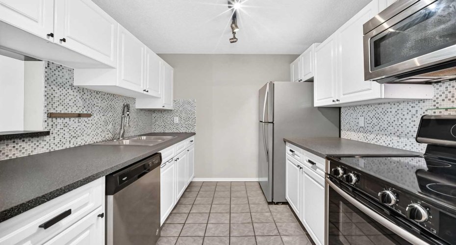 1735 11 Avenue, Calgary, Alberta t3c3c9, 2 Bedroom Bedrooms, 0 ,2 BathroomBathrooms,Residential,For Sale,11,0,A2327622