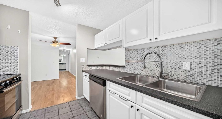 1735 11 Avenue, Calgary, Alberta t3c3c9, 2 Bedroom Bedrooms, 0 ,2 BathroomBathrooms,Residential,For Sale,11,0,A2327622