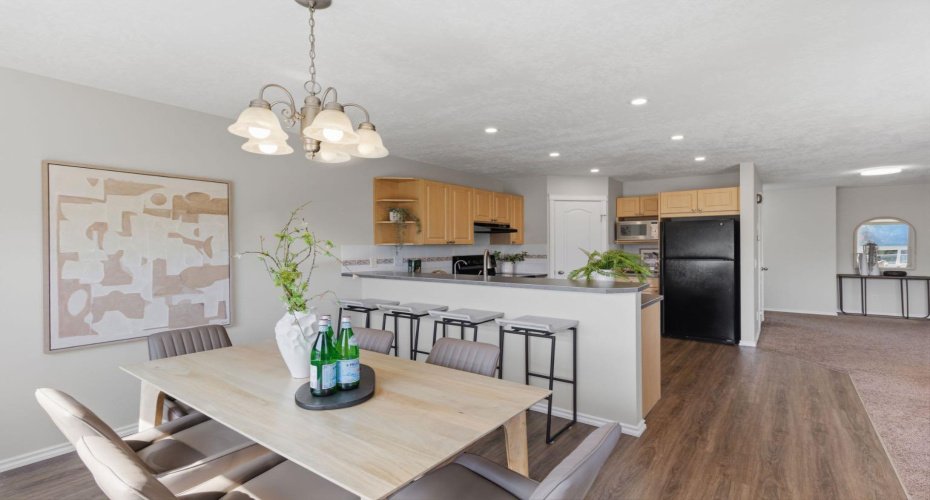 241 Somerside Close, Calgary, Alberta T2Y 4B6, 4 Bedroom Bedrooms, 0 ,4 BathroomBathrooms,Residential,For Sale,Somerside,0,A2327648