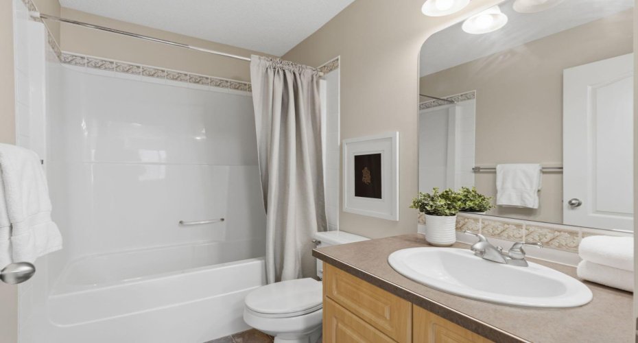 241 Somerside Close, Calgary, Alberta T2Y 4B6, 4 Bedroom Bedrooms, 0 ,4 BathroomBathrooms,Residential,For Sale,Somerside,0,A2327648