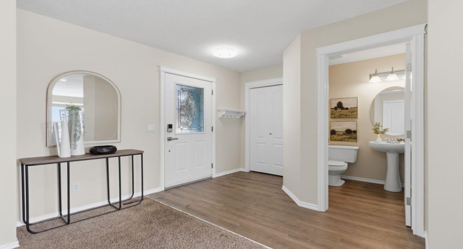 241 Somerside Close, Calgary, Alberta T2Y 4B6, 4 Bedroom Bedrooms, 0 ,4 BathroomBathrooms,Residential,For Sale,Somerside,0,A2327648