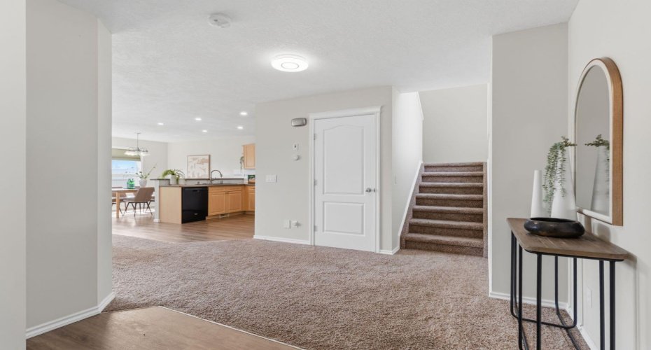 241 Somerside Close, Calgary, Alberta T2Y 4B6, 4 Bedroom Bedrooms, 0 ,4 BathroomBathrooms,Residential,For Sale,Somerside,0,A2327648