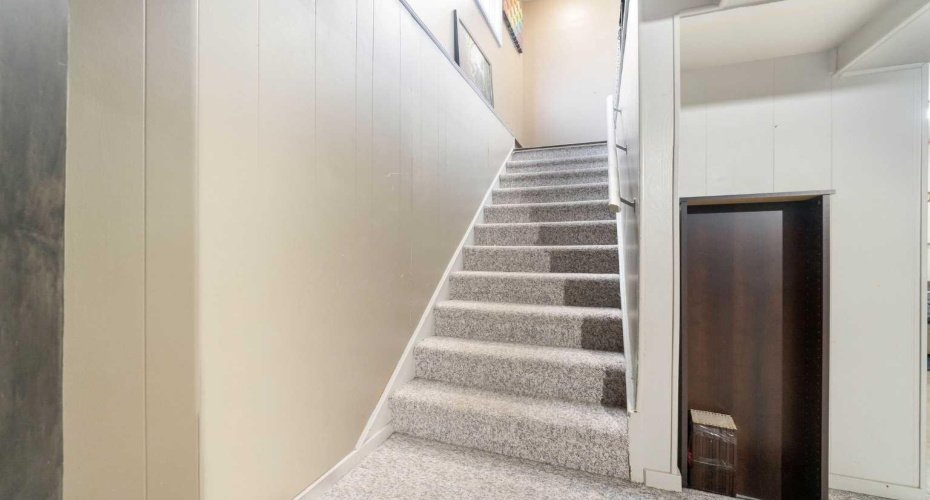 48 Franklin Drive, Calgary, Alberta T2H0T9, 3 Bedroom Bedrooms, 0 ,2 BathroomBathrooms,Residential,For Sale,Franklin,0,A2327683