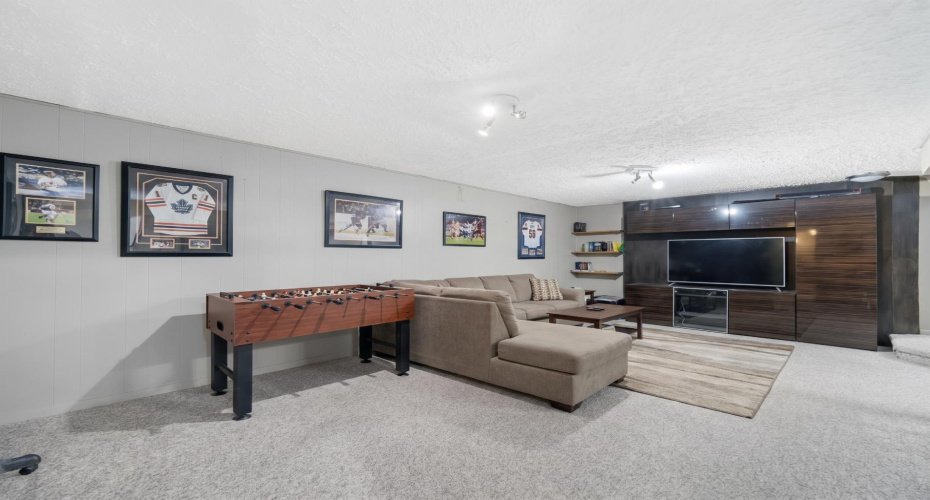 48 Franklin Drive, Calgary, Alberta T2H0T9, 3 Bedroom Bedrooms, 0 ,2 BathroomBathrooms,Residential,For Sale,Franklin,0,A2327683