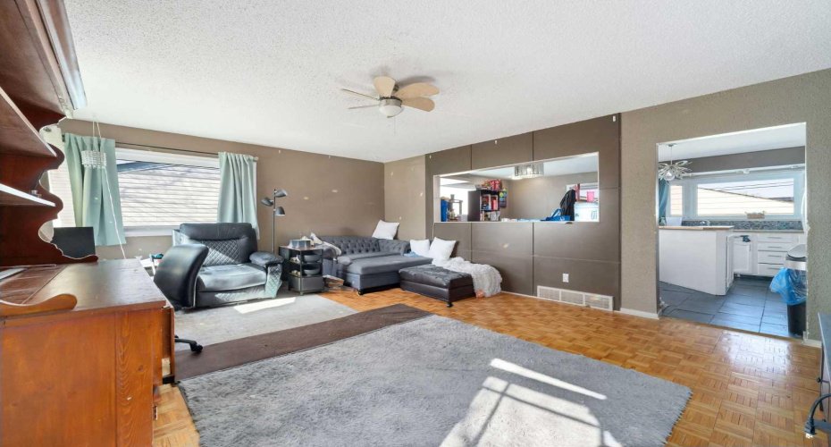48 Franklin Drive, Calgary, Alberta T2H0T9, 3 Bedroom Bedrooms, 0 ,2 BathroomBathrooms,Residential,For Sale,Franklin,0,A2327683
