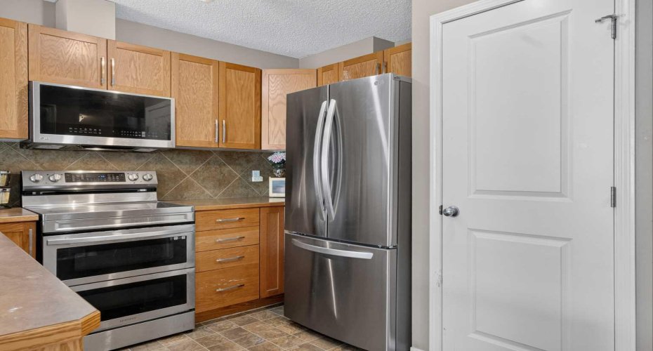 800 Yankee Valley Boulevard, Airdrie, Alberta T4A 2L2, 3 Bedroom Bedrooms, 0 ,4 BathroomBathrooms,Residential,For Sale,Yankee Valley,0,A2327688
