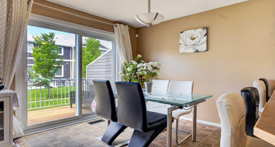 800 Yankee Valley Boulevard, Airdrie, Alberta T4A 2L2, 3 Bedroom Bedrooms, 0 ,4 BathroomBathrooms,Residential,For Sale,Yankee Valley,0,A2327688