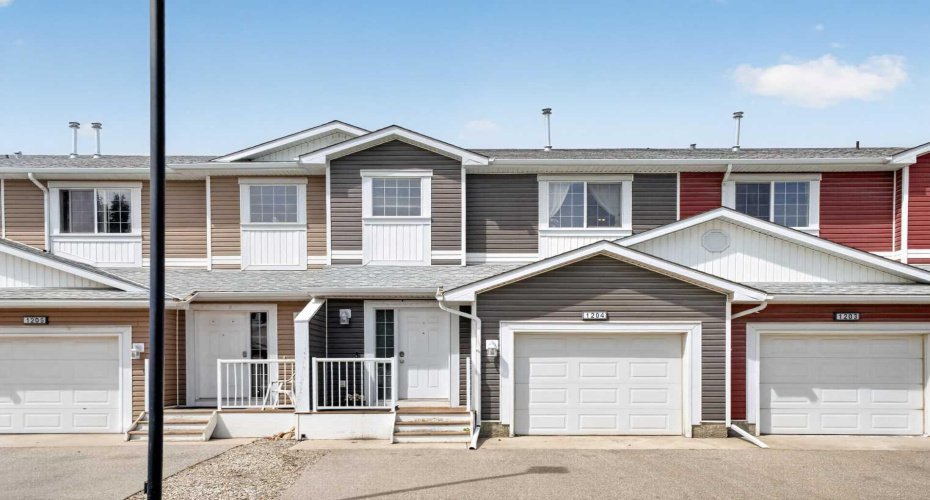 800 Yankee Valley Boulevard, Airdrie, Alberta T4A 2L2, 3 Bedroom Bedrooms, 0 ,4 BathroomBathrooms,Residential,For Sale,Yankee Valley,0,A2327688