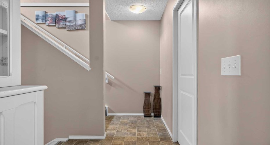 800 Yankee Valley Boulevard, Airdrie, Alberta T4A 2L2, 3 Bedroom Bedrooms, 0 ,4 BathroomBathrooms,Residential,For Sale,Yankee Valley,0,A2327688
