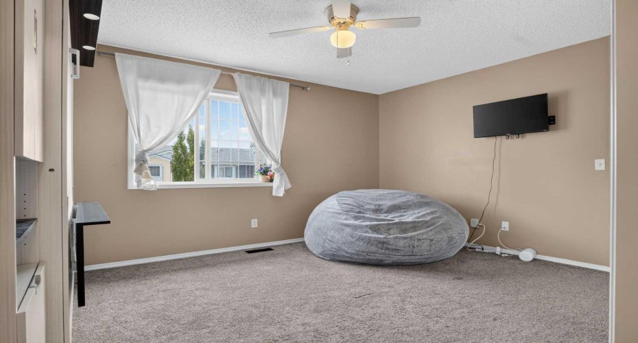 800 Yankee Valley Boulevard, Airdrie, Alberta T4A 2L2, 3 Bedroom Bedrooms, 0 ,4 BathroomBathrooms,Residential,For Sale,Yankee Valley,0,A2327688