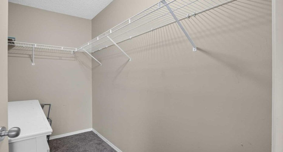 800 Yankee Valley Boulevard, Airdrie, Alberta T4A 2L2, 3 Bedroom Bedrooms, 0 ,4 BathroomBathrooms,Residential,For Sale,Yankee Valley,0,A2327688