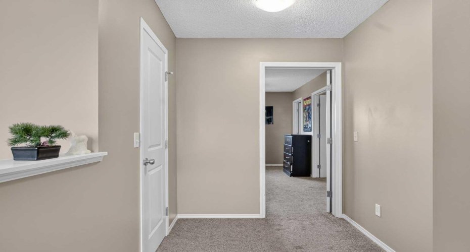 800 Yankee Valley Boulevard, Airdrie, Alberta T4A 2L2, 3 Bedroom Bedrooms, 0 ,4 BathroomBathrooms,Residential,For Sale,Yankee Valley,0,A2327688