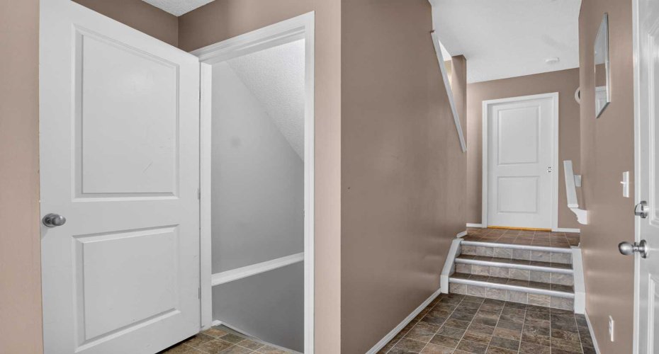 800 Yankee Valley Boulevard, Airdrie, Alberta T4A 2L2, 3 Bedroom Bedrooms, 0 ,4 BathroomBathrooms,Residential,For Sale,Yankee Valley,0,A2327688