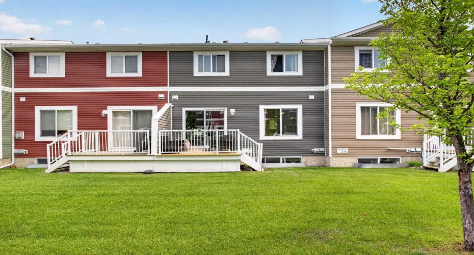 800 Yankee Valley Boulevard, Airdrie, Alberta T4A 2L2, 3 Bedroom Bedrooms, 0 ,4 BathroomBathrooms,Residential,For Sale,Yankee Valley,0,A2327688