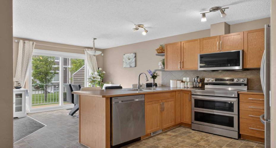 800 Yankee Valley Boulevard, Airdrie, Alberta T4A 2L2, 3 Bedroom Bedrooms, 0 ,4 BathroomBathrooms,Residential,For Sale,Yankee Valley,0,A2327688