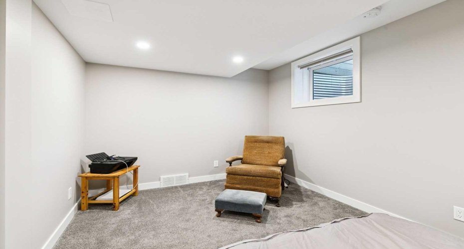 272 Woodfield Road, Calgary, Alberta T2W 3V9, 4 Bedroom Bedrooms, 0 ,4 BathroomBathrooms,Residential,For Sale,Woodfield,0,A2327693
