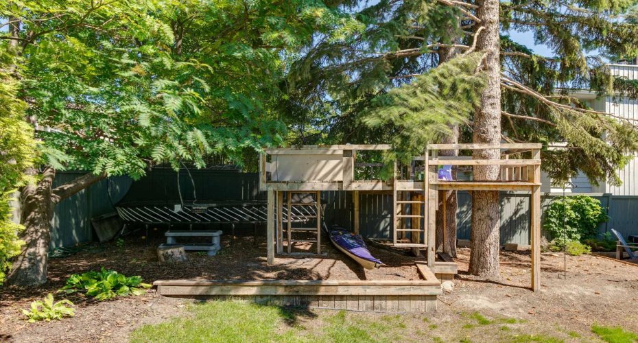 272 Woodfield Road, Calgary, Alberta T2W 3V9, 4 Bedroom Bedrooms, 0 ,4 BathroomBathrooms,Residential,For Sale,Woodfield,0,A2327693