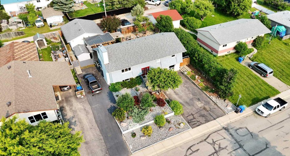 5323 53 Street, Rocky Mountain House, Alberta T4T 1G9, 4 Bedroom Bedrooms, 0 ,2 BathroomBathrooms,Residential,For Sale,53,0,A2327694