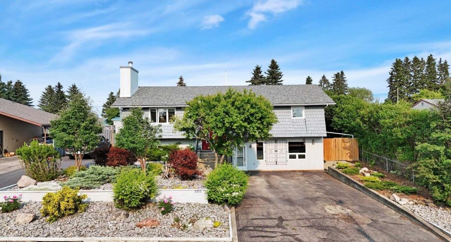 5323 53 Street, Rocky Mountain House, Alberta T4T 1G9, 4 Bedroom Bedrooms, 0 ,2 BathroomBathrooms,Residential,For Sale,53,0,A2327694
