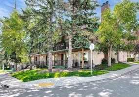 1515 23 Avenue, Calgary, Alberta T2T0T8, 2 Bedroom Bedrooms, 0 ,1 BathroomBathrooms,Residential,For Sale,23,0,A2327701 1515 23 Avenue, Calgary, Alberta T2T0T8, 2 Bedroom Bedrooms, 0 ,1 BathroomBathrooms,Residential,For Sale,23,0,A2327701