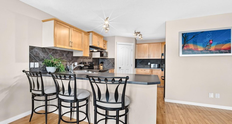43 Rockmont Court, Calgary, Alberta T3G 5V8, 3 Bedroom Bedrooms, 0 ,4 BathroomBathrooms,Residential,For Sale,Rockmont,0,A2327705