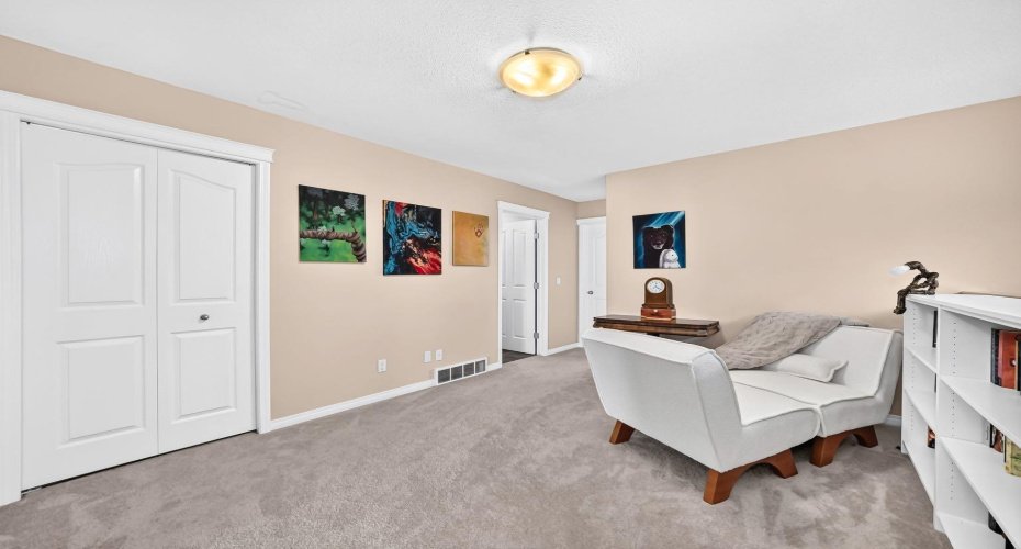 43 Rockmont Court, Calgary, Alberta T3G 5V8, 3 Bedroom Bedrooms, 0 ,4 BathroomBathrooms,Residential,For Sale,Rockmont,0,A2327705