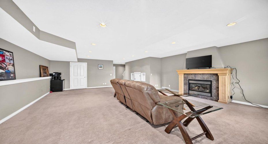 43 Rockmont Court, Calgary, Alberta T3G 5V8, 3 Bedroom Bedrooms, 0 ,4 BathroomBathrooms,Residential,For Sale,Rockmont,0,A2327705