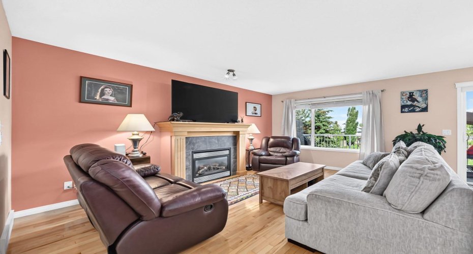 43 Rockmont Court, Calgary, Alberta T3G 5V8, 3 Bedroom Bedrooms, 0 ,4 BathroomBathrooms,Residential,For Sale,Rockmont,0,A2327705