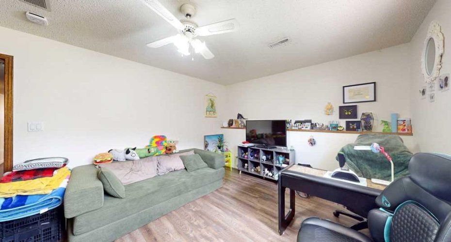 1147 Bedroom Upper