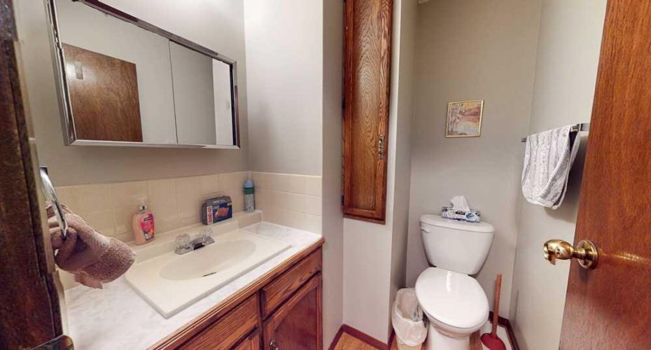 1145 2 pc Bath Main Floor