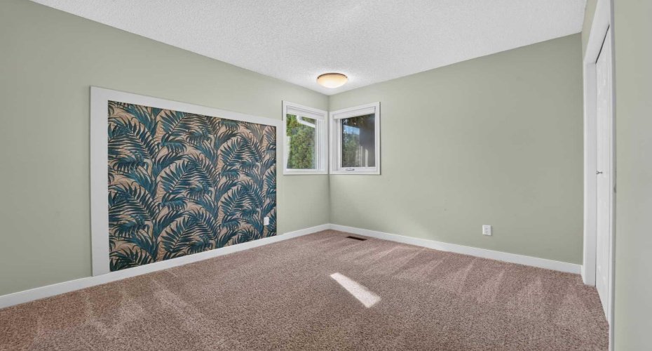 50 Sherwood Crescent, Lethbridge, Alberta T1K 6G3, 4 Bedroom Bedrooms, 0 ,3 BathroomBathrooms,Residential,For Sale,Sherwood,0,A2327722