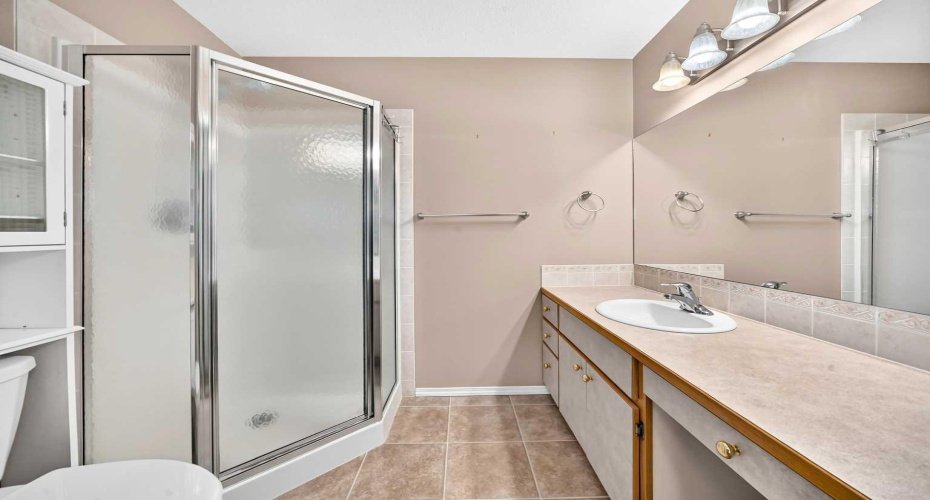 4405 48 Street, Innisfail, Alberta T4G 1P3, 4 Bedroom Bedrooms, 0 ,3 BathroomBathrooms,Residential,For Sale,48,0,A2327772