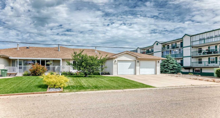 4405 48 Street, Innisfail, Alberta T4G 1P3, 4 Bedroom Bedrooms, 0 ,3 BathroomBathrooms,Residential,For Sale,48,0,A2327772