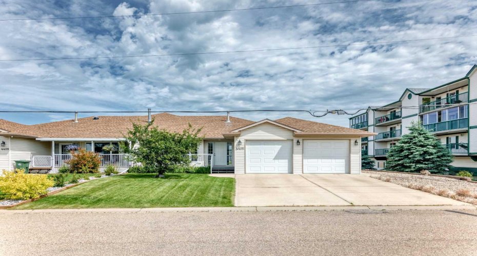 4405 48 Street, Innisfail, Alberta T4G 1P3, 4 Bedroom Bedrooms, 0 ,3 BathroomBathrooms,Residential,For Sale,48,0,A2327772