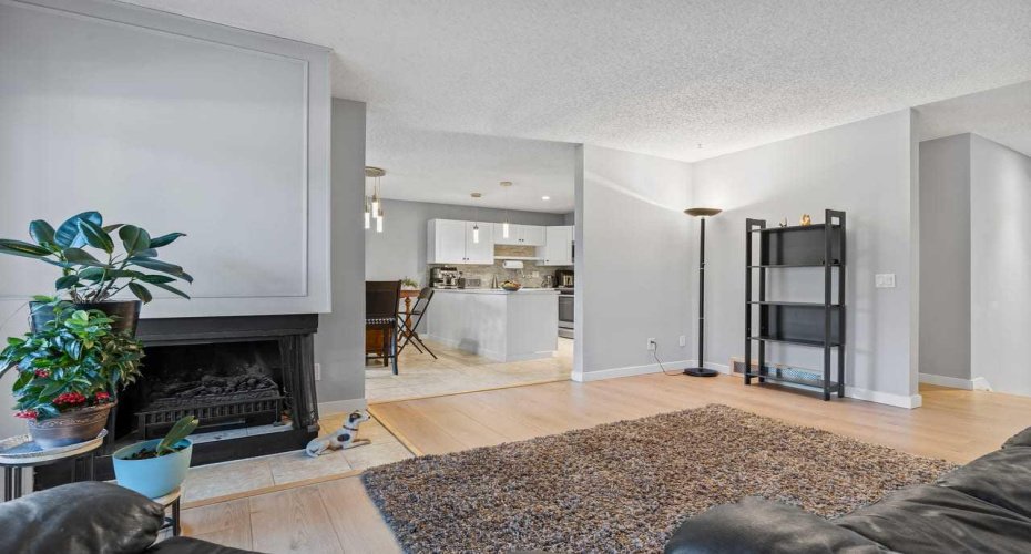 10001 Brookpark Boulevard, Calgary, Alberta T2W 3E3, 3 Bedroom Bedrooms, 0 ,3 BathroomBathrooms,Residential,For Sale,Brookpark,0,A2327810