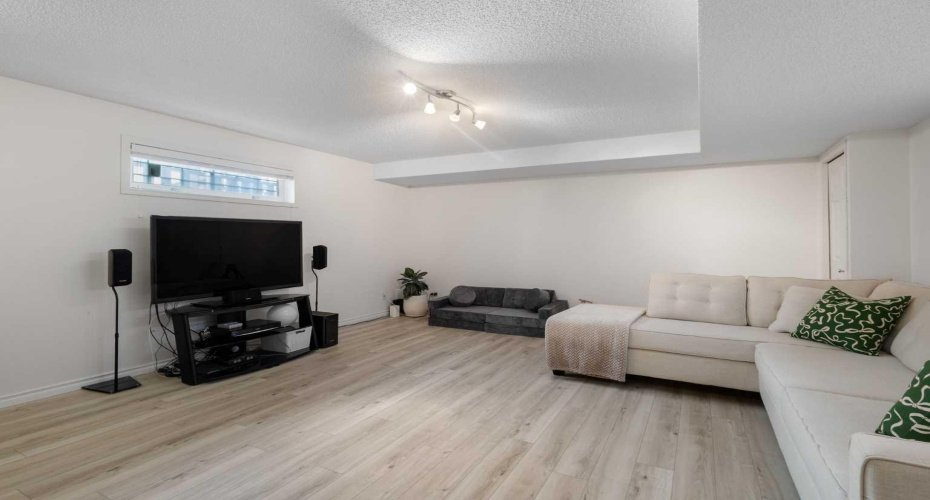 1629 29 Avenue, Calgary, Alberta T2T 1M6, 4 Bedroom Bedrooms, 0 ,4 BathroomBathrooms,Residential,For Sale,29,0,A2327822