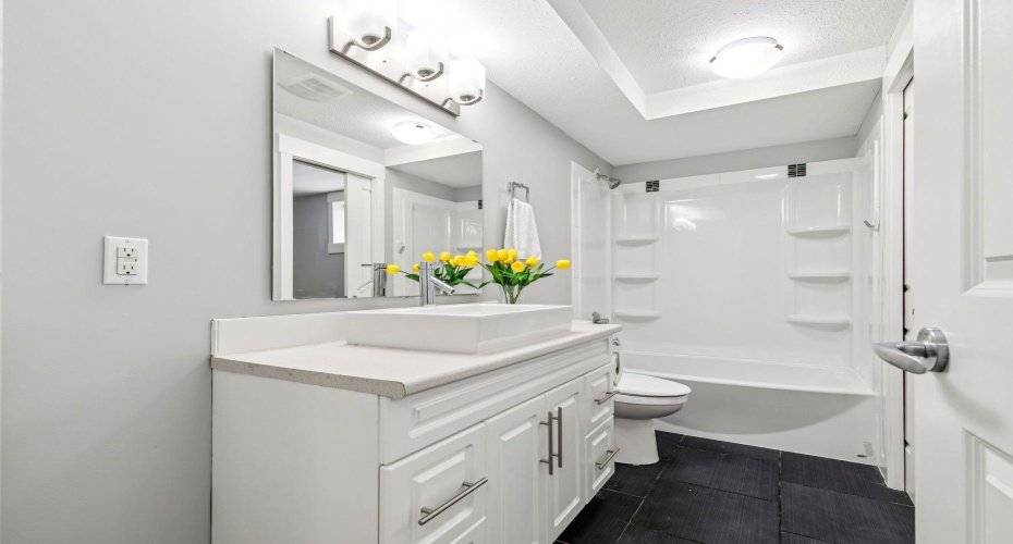 Bathroom 4pc Basement