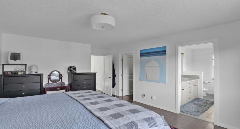 48 Sundown Common, Cochrane, Alberta T4C 2M9, 3 Bedrooms Bedrooms, ,3 BathroomsBathrooms,Residential,For Sale,Sundown,A2327842