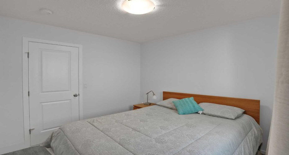48 Sundown Common, Cochrane, Alberta T4C 2M9, 3 Bedrooms Bedrooms, ,3 BathroomsBathrooms,Residential,For Sale,Sundown,A2327842
