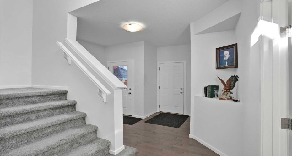 48 Sundown Common, Cochrane, Alberta T4C 2M9, 3 Bedrooms Bedrooms, ,3 BathroomsBathrooms,Residential,For Sale,Sundown,A2327842