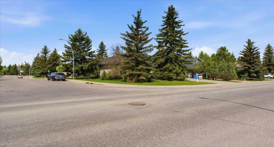 13919 Evergreen Street, Calgary, Alberta T2Y2X4, 4 Bedroom Bedrooms, 0 ,4 BathroomBathrooms,Residential,For Sale,Evergreen,0,A2327846