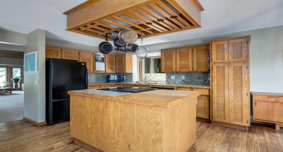 224 Edgedale Drive, Calgary, Alberta T3A 2R7, 4 Bedroom Bedrooms, 0 ,4 BathroomBathrooms,Residential,For Sale,Edgedale,0,A2327854