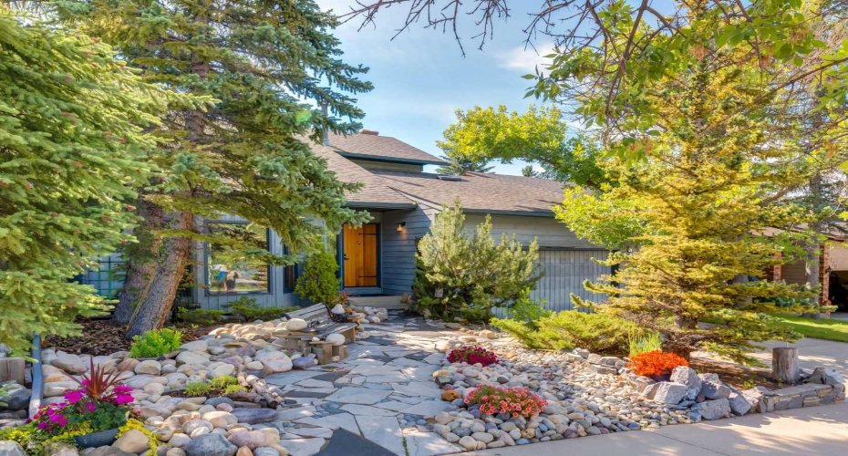 224 Edgedale Drive, Calgary, Alberta T3A 2R7, 4 Bedroom Bedrooms, 0 ,4 BathroomBathrooms,Residential,For Sale,Edgedale,0,A2327854